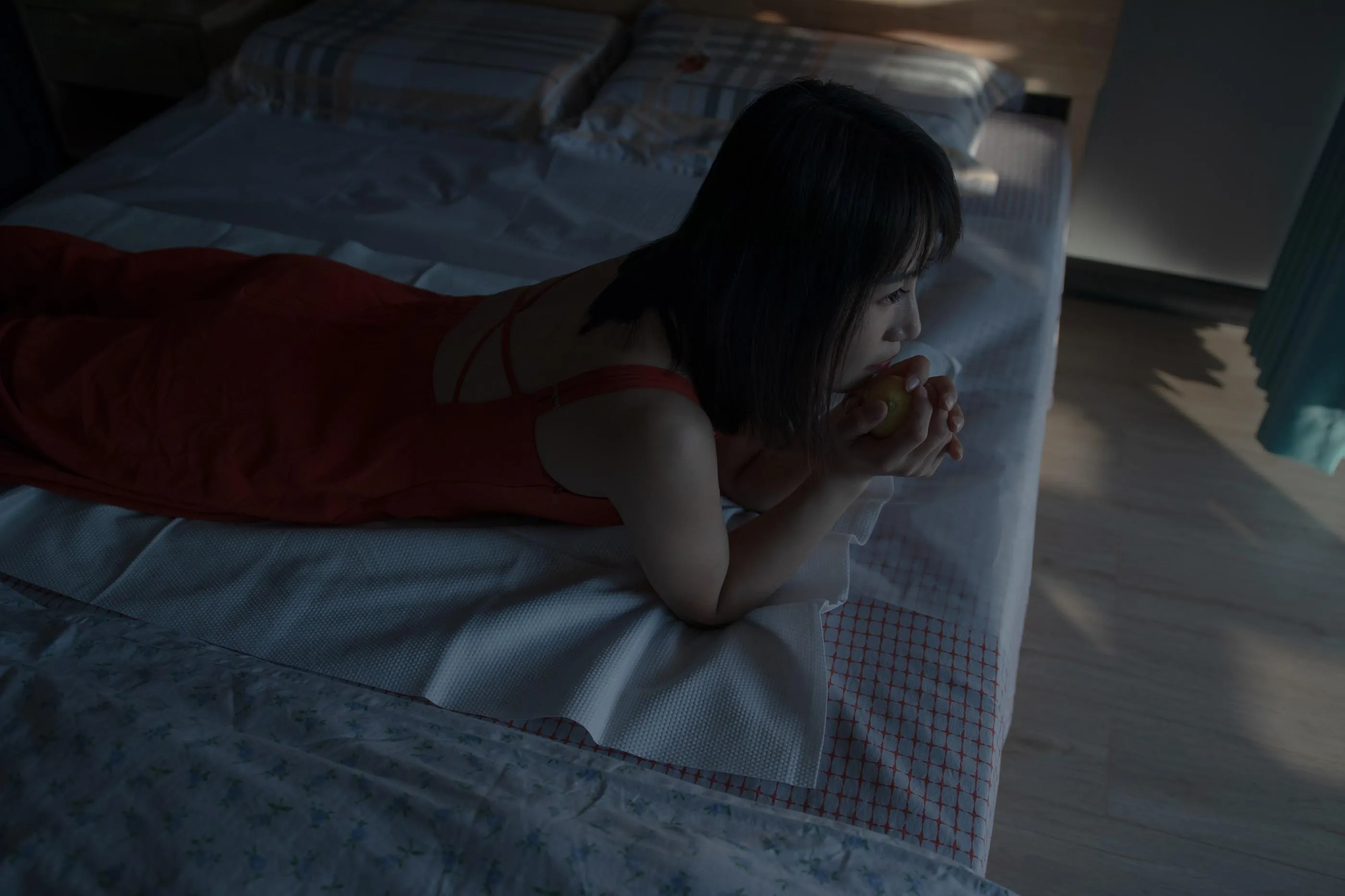 [YITUYU艺图语]2021.04.05 孤单边缘 嫣然 [27P]插图1
